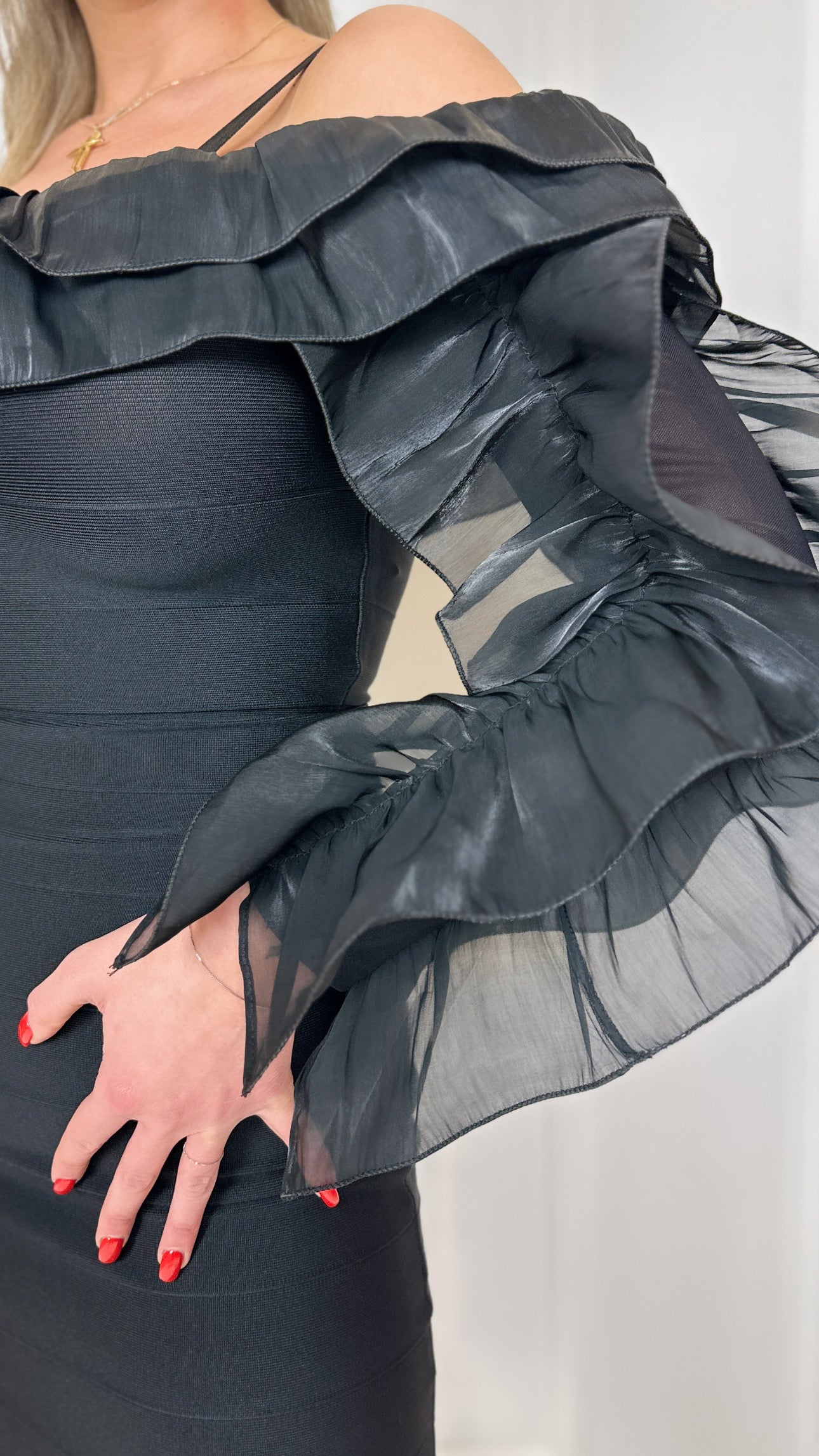 Abito.mididress.nero.elegante.colezione.crboutique.bandage